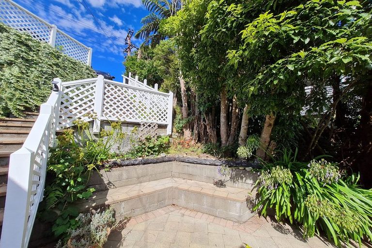 Photo of property in 56 Pokohiwi Road, Normandale, Lower Hutt, 5010