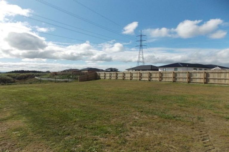 Photo of property in 18 Sardinia Grove, Fitzherbert, Palmerston North, 4410