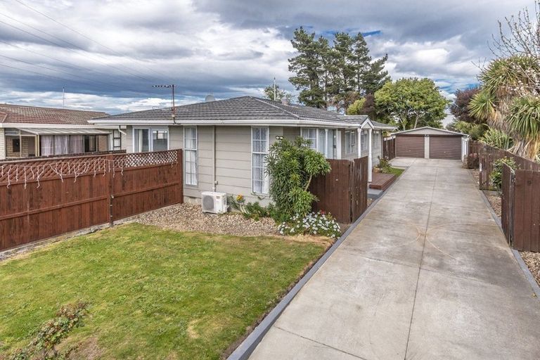Photo of property in 71 Denise Crescent, Hornby, Christchurch, 8042