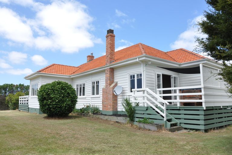 Photo of property in 15 Pukenui Road, Kaiwaka, 0573