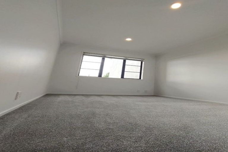 Photo of property in 65 Kelvin Hart Drive, East Tamaki, Auckland, 2013