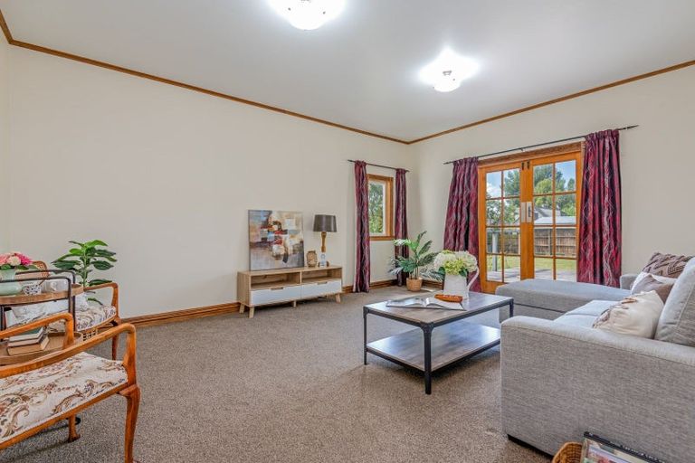Photo of property in 16 Tokomaru Road, Tokomaru, Palmerston North, 4474