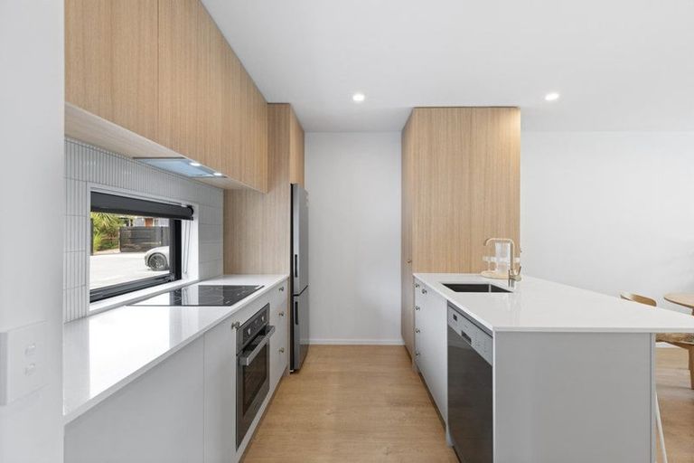 Photo of property in 4/90 Holly Road, St Albans, Christchurch, 8014