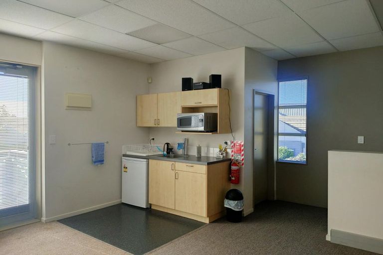 Photo of property in 1/14 Lochend Place, Highland Park, Auckland, 2010