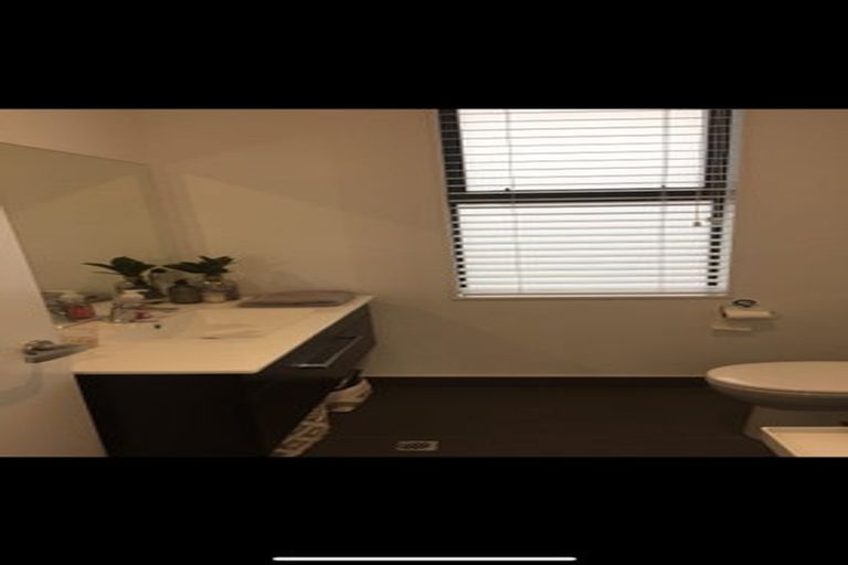 Photo of property in 2/20 Trent Street, Island Bay, Wellington, 6023