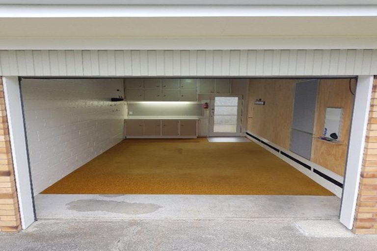 Photo of property in 2/5 Moana Avenue, Belmont, Auckland, 0622