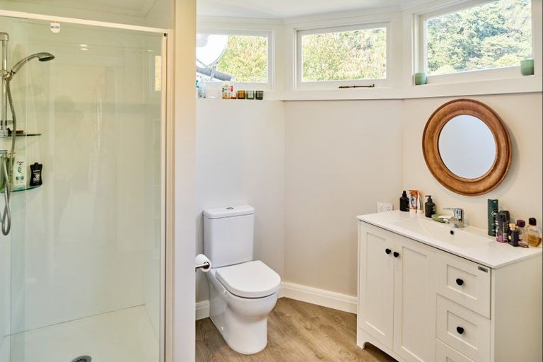 Photo of property in 68 Cheviot Road, Lowry Bay, Lower Hutt, 5013