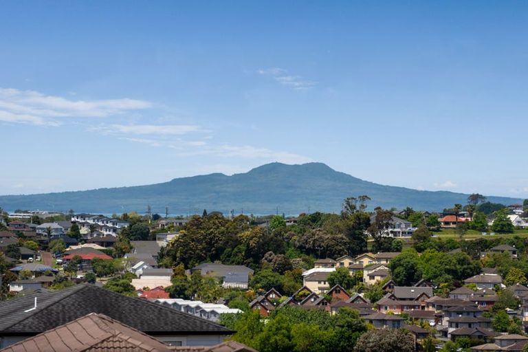 Photo of property in 76 Travis View Drive, Fairview Heights, Auckland, 0632