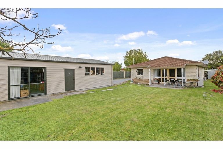 Photo of property in 43 Arcon Drive, Broomfield, Christchurch, 8042