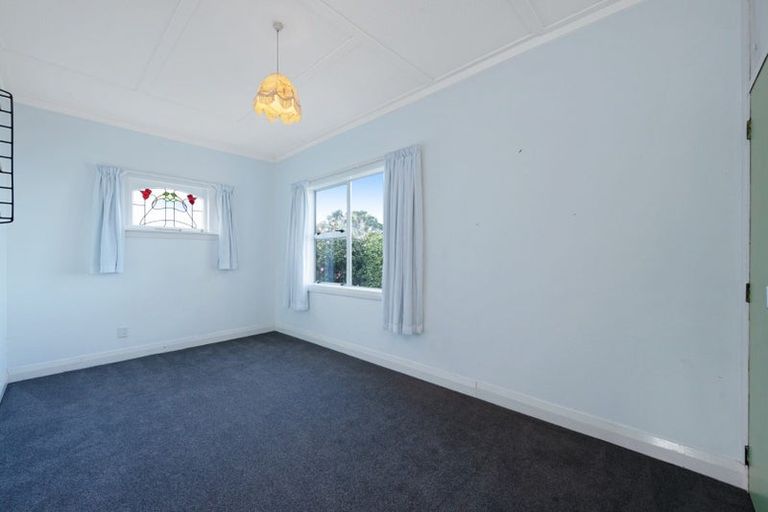 Photo of property in 15 Sutherland Crescent, Melrose, Wellington, 6023