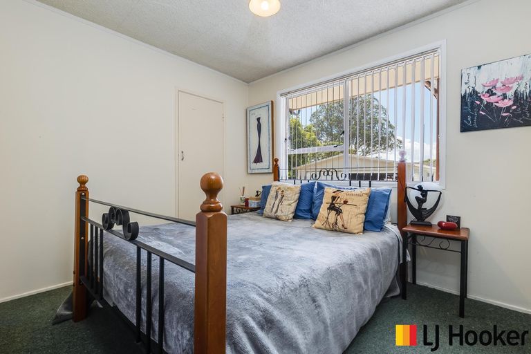 Photo of property in 8 Leaver Place, Weymouth, Auckland, 2103