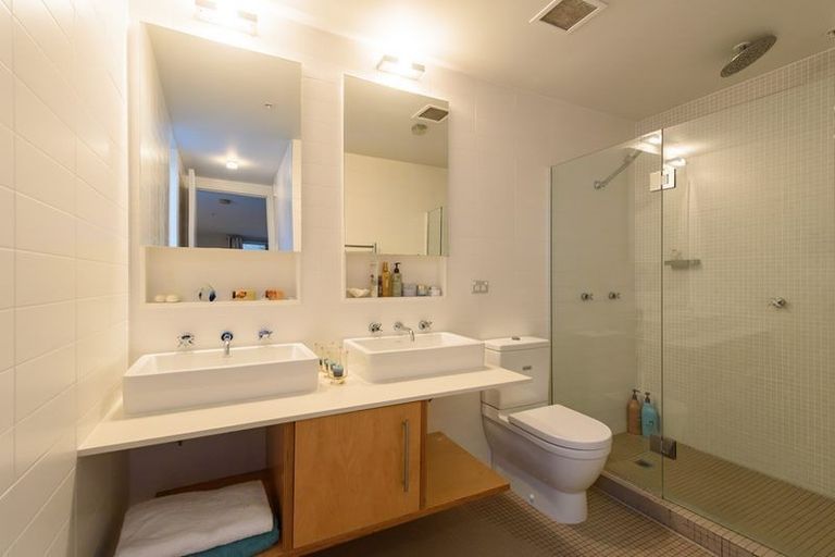 Photo of property in Alto Apartments, 2a/22 Telford Terrace, Oriental Bay, Wellington, 6011