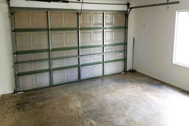 Photo of property in 8 Anton Place, Takanini, 2112