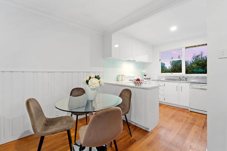 Photo of property in 3/5 Braemar Road, Castor Bay, Auckland, 0620