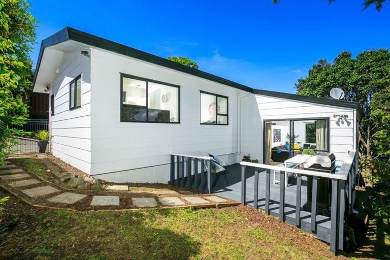 Photo of property in 2/157 Spinella Drive, Bayview, Auckland, 0629