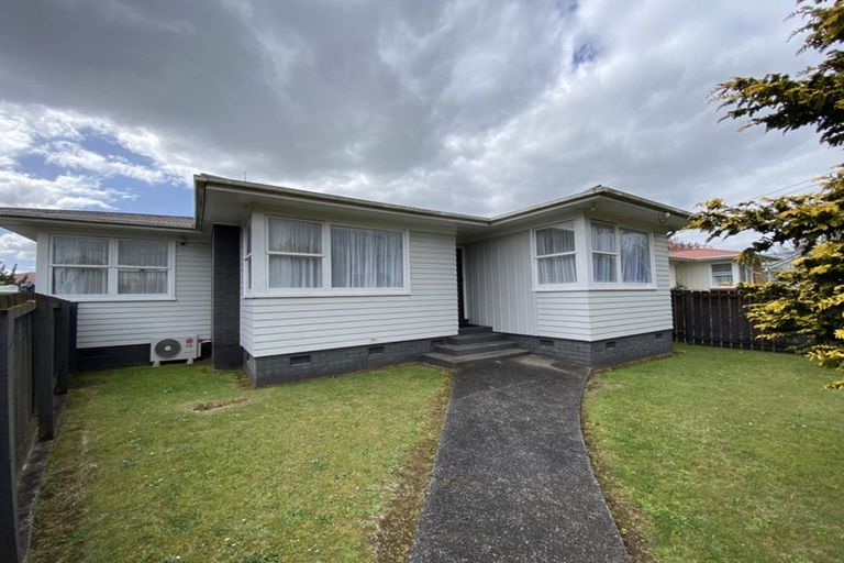 Photo of property in 56 Friedlanders Road, Manurewa, Auckland, 2102