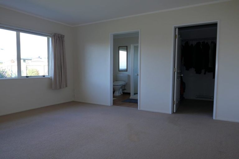 Photo of property in 69 Guildford Drive, Paraparaumu, 5032