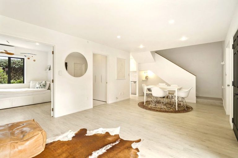 Photo of property in 3/52 Taharoto Road, Takapuna, Auckland, 0622