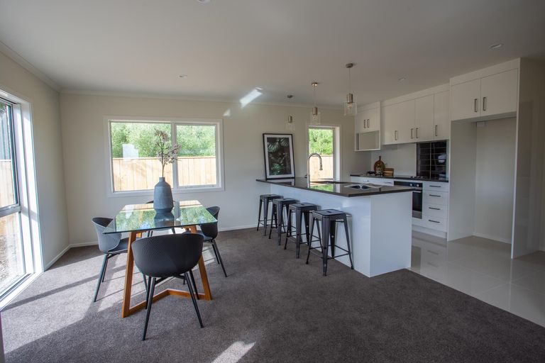 Photo of property in 62 Feist Street, Carterton, 5713