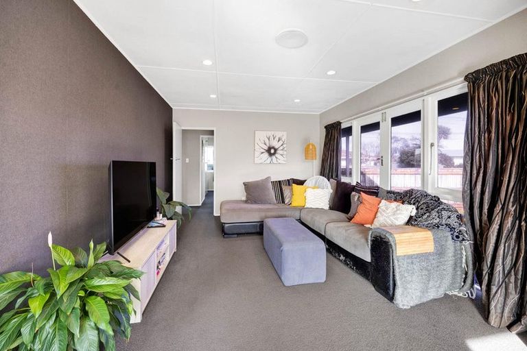 Photo of property in 6 Pacey Avenue, Hawera, 4610