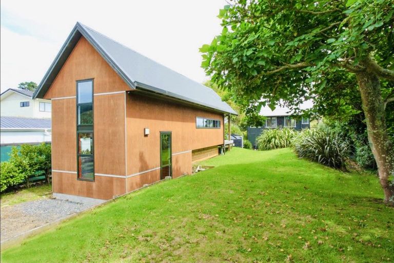 Photo of property in 132 Maunsell Road, Port Waikato, Tuakau, 2695