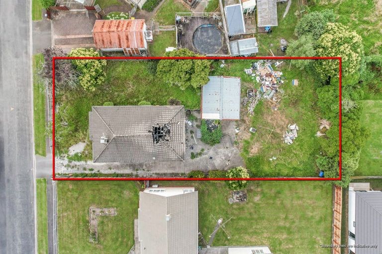 Photo of property in 24 Paul Crescent, Fairfield, Hamilton, 3214