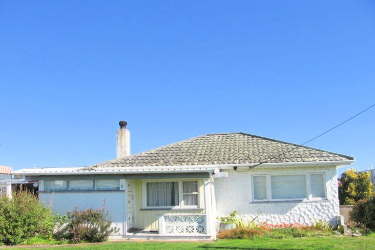 Photo of property in 8 Huia Street, Foxton Beach, Foxton, 4815