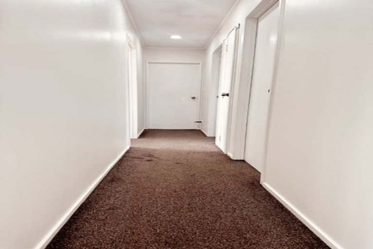 Photo of property in 4/30 Matthews Road, Clover Park, Auckland, 2019