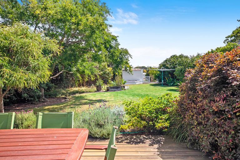 Photo of property in 15 Pacific Street, Waiuku, 2123