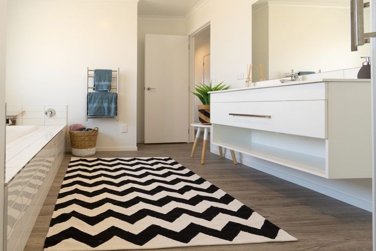 Photo of property in 46 County Drive, Hawera, 4610