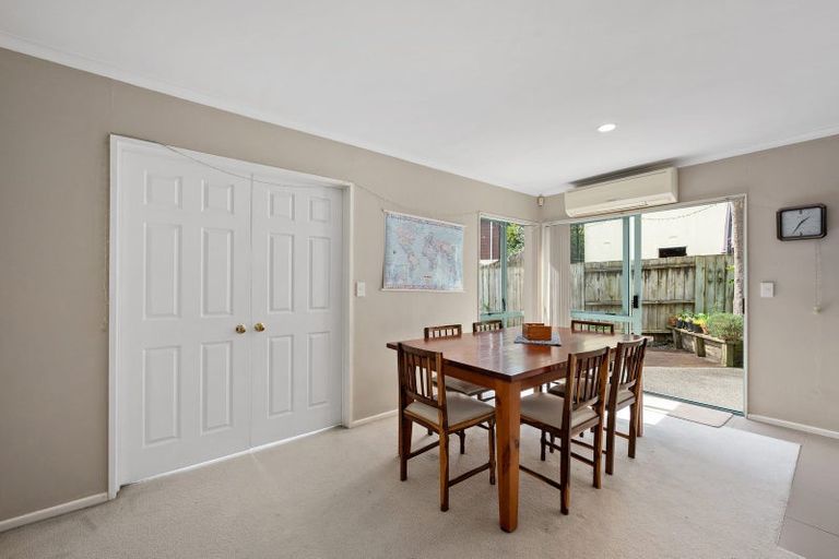 Photo of property in 24 Calypso Way, Unsworth Heights, Auckland, 0632