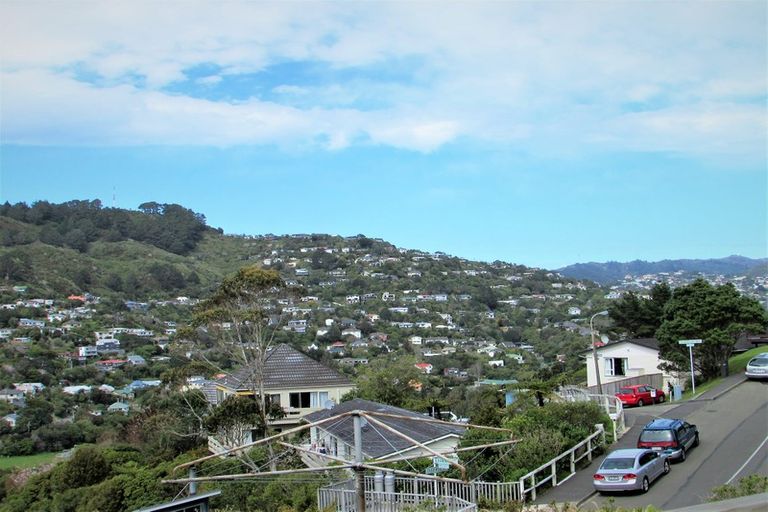 Photo of property in 2 Downing Street, Crofton Downs, Wellington, 6035
