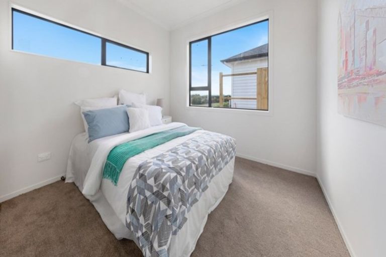 Photo of property in 39 Pakaraka Drive, Papakura, 2110