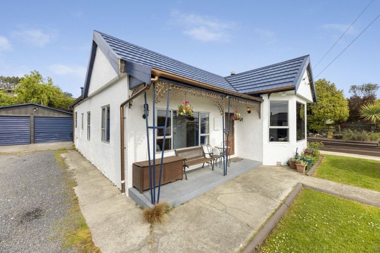 Photo of property in 28 Brighton Road, Green Island, Dunedin, 9018