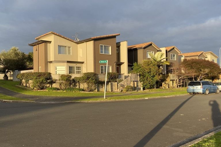 Photo of property in 9 Savona Drive, Flat Bush, Auckland, 2016