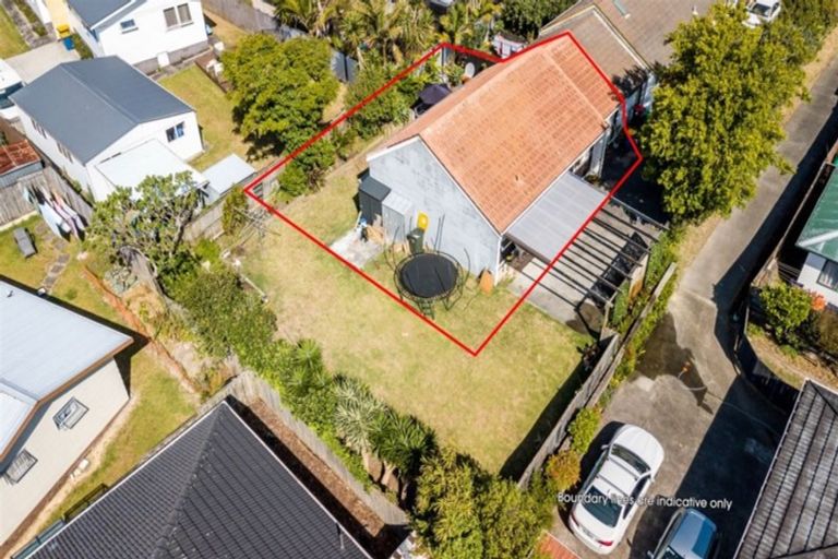 Photo of property in 3/1 Gatman Street, Birkdale, Auckland, 0626