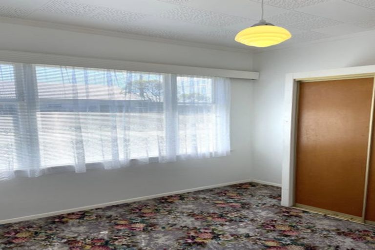 Photo of property in 100 Yule Street, Lyall Bay, Wellington, 6022