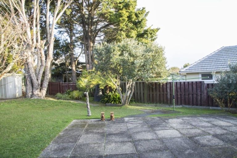 Photo of property in 3 Marcel Place, Glenfield, Auckland, 0629