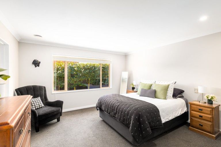 Photo of property in 40 Birkdale Drive, Shirley, Christchurch, 8061