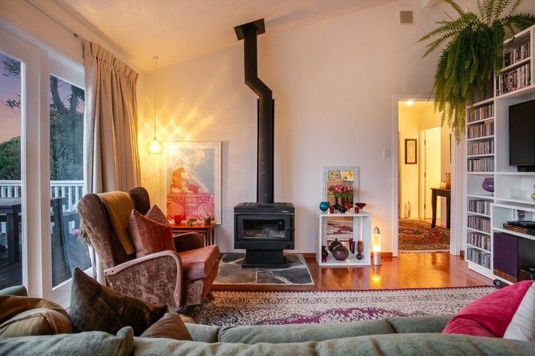 Photo of property in 50 Pleasant Road, Glen Eden, Auckland, 0602