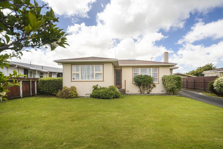 Photo of property in 65 Sutherland Crescent, Westbrook, Palmerston North, 4412