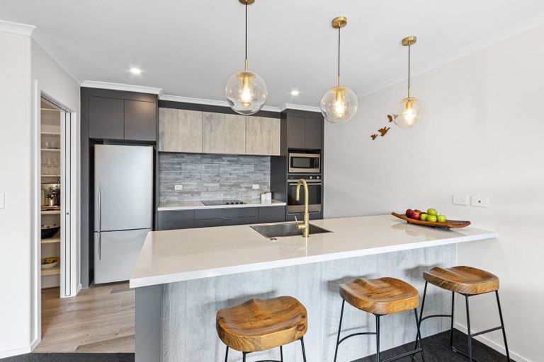 Photo of property in 15 Holmes Hanover Lane, Halswell, Christchurch, 8025