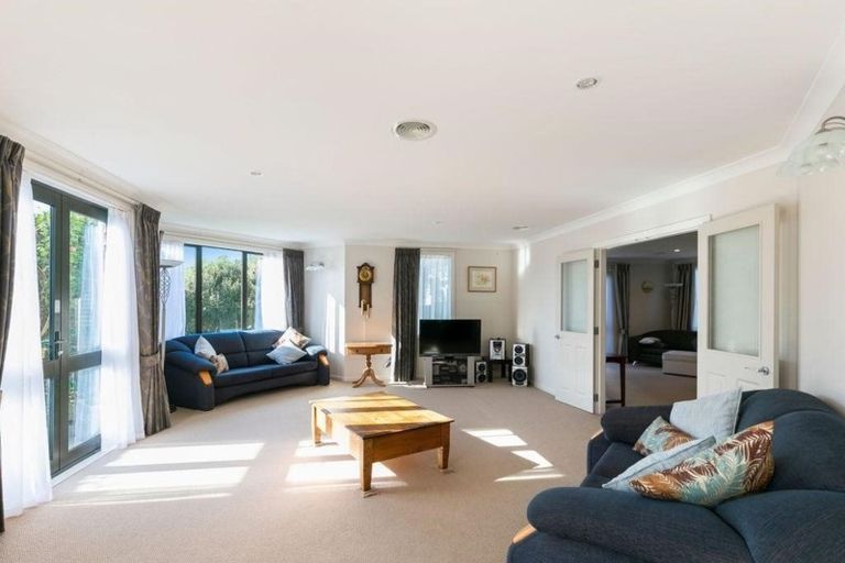 Photo of property in 44 Furlong Crescent, Churton Park, Wellington, 6037