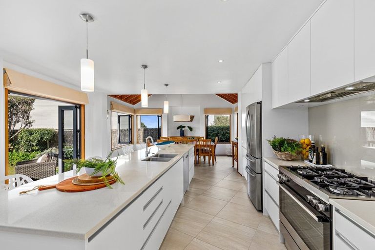 Photo of property in 1 Lagoon Way, Omaha, 0986