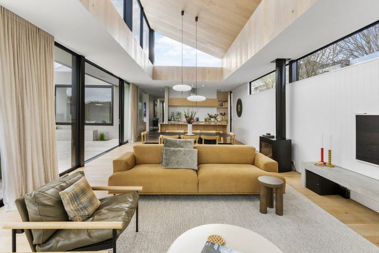 Photo of property in 90 Walker Road, Point Chevalier, Auckland, 1022