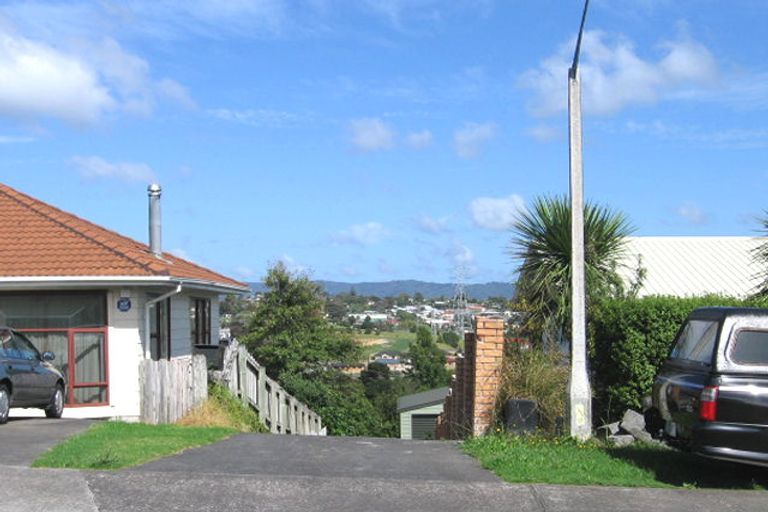 Photo of property in 11 Darcy Place, Massey, Auckland, 0614