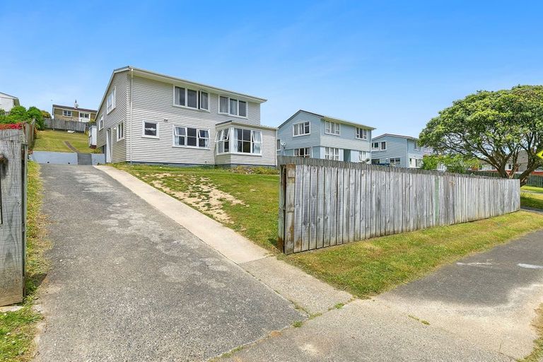 Photo of property in 30 Corinna Street, Waitangirua, Porirua, 5024