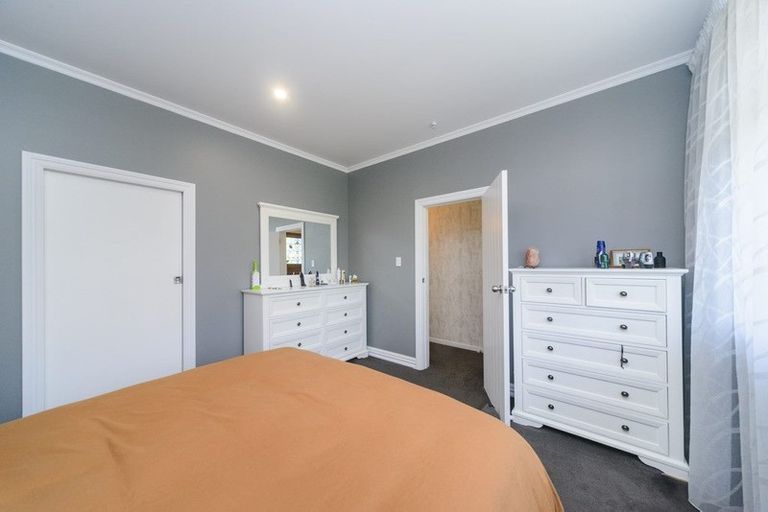 Photo of property in 93 Shamrock Street, Takaro, Palmerston North, 4412