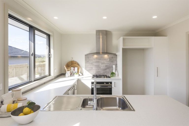 Photo of property in 38 Silicon Way, Fitzherbert, Palmerston North, 4410