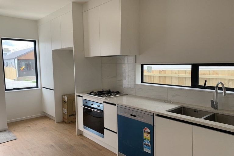 Photo of property in 11 Kairakau Street, Takanini, 2110